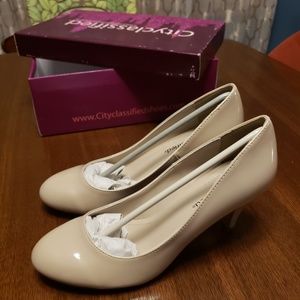 Modcloth City Classified Women's Shoes Heels Bone